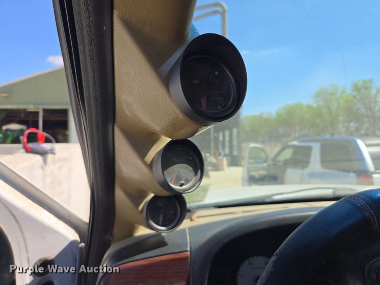 image for item DO7877 2006 Ford F350 Super Duty Crew Cab pickup truck