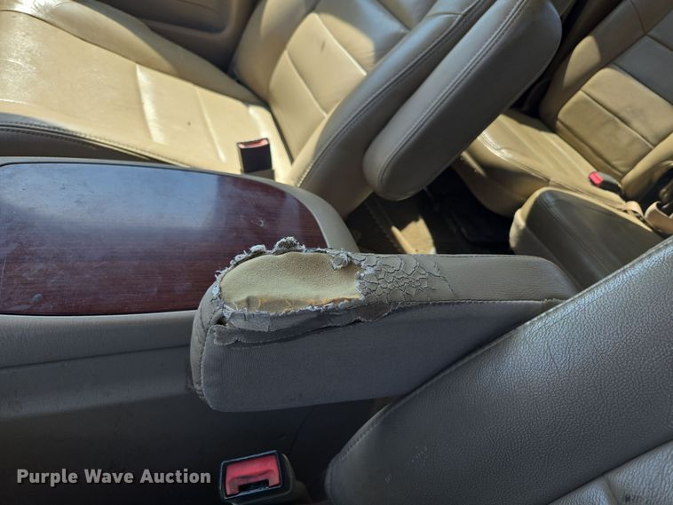 image for item DO7877 2006 Ford F350 Super Duty Crew Cab pickup truck