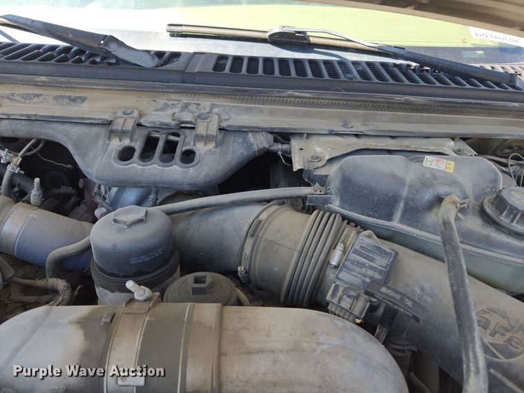 image for item DO7877 2006 Ford F350 Super Duty Crew Cab pickup truck