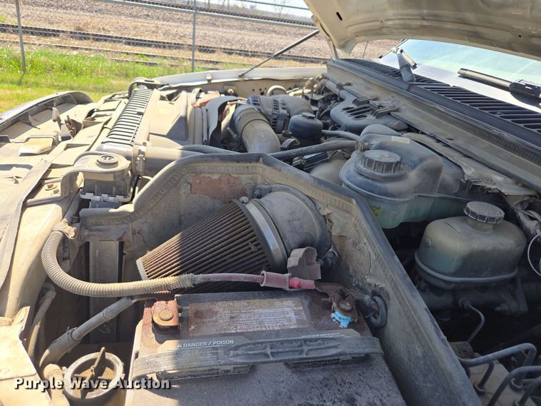 image for item DO7877 2006 Ford F350 Super Duty Crew Cab pickup truck