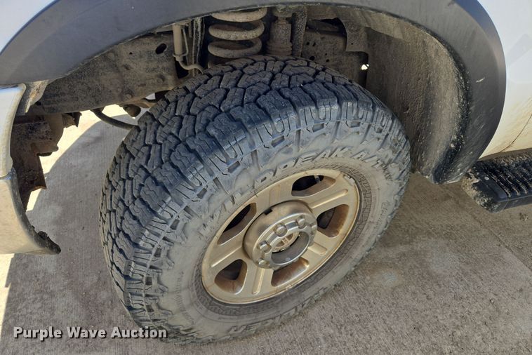 image for item DO7877 2006 Ford F350 Super Duty Crew Cab pickup truck