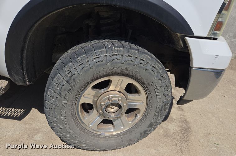 image for item DO7877 2006 Ford F350 Super Duty Crew Cab pickup truck