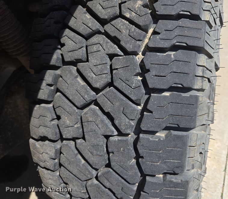 image for item DO7877 2006 Ford F350 Super Duty Crew Cab pickup truck