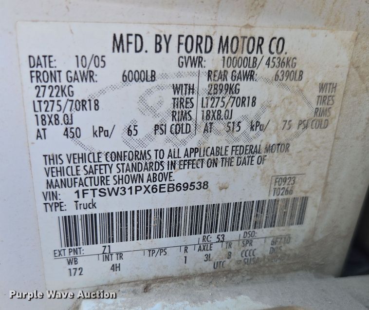 image for item DO7877 2006 Ford F350 Super Duty Crew Cab pickup truck