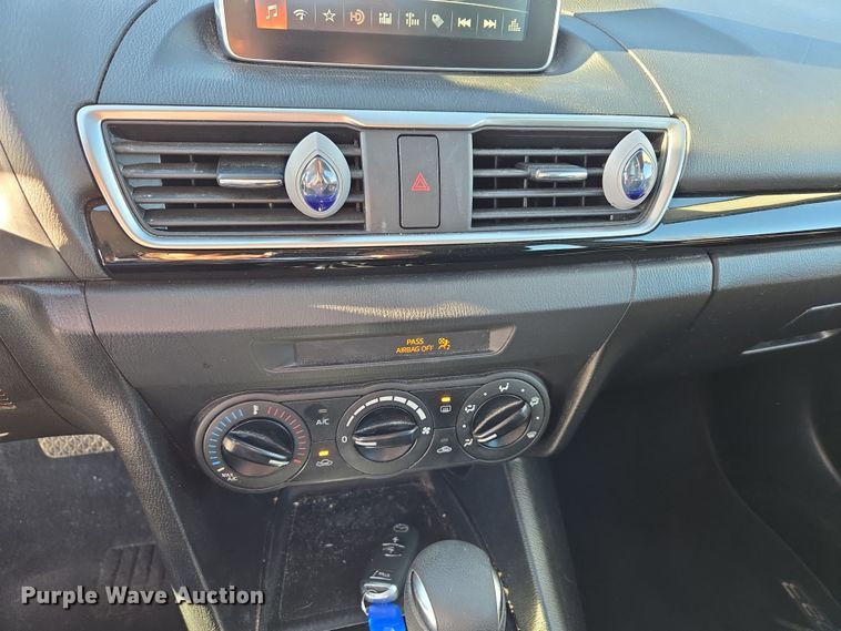 image for item DO7886 2015 Mazda Mazda 3 