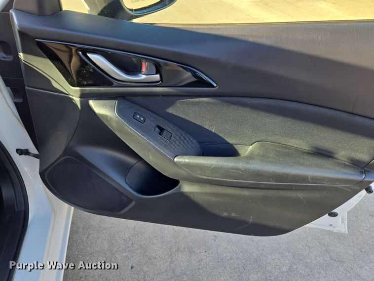 image for item DO7886 2015 Mazda Mazda 3 