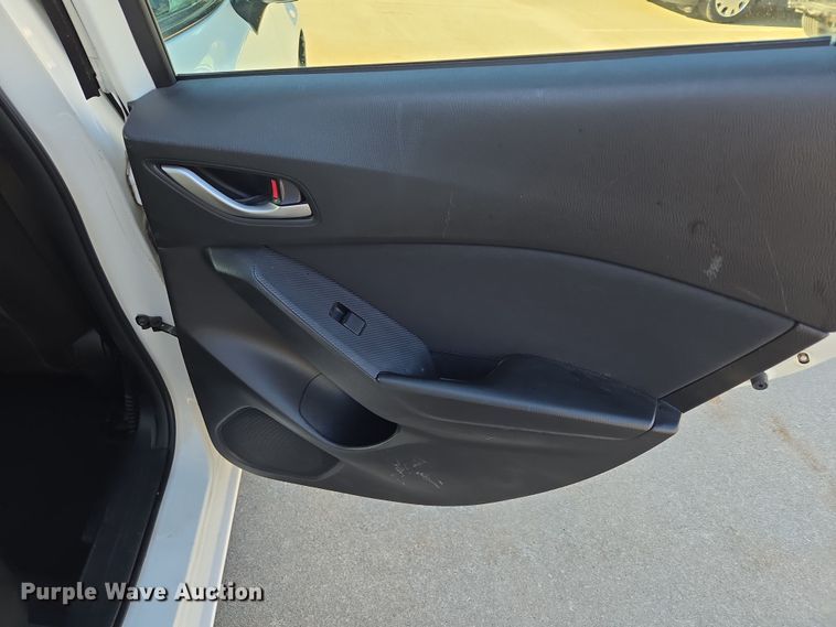 image for item DO7886 2015 Mazda Mazda 3 