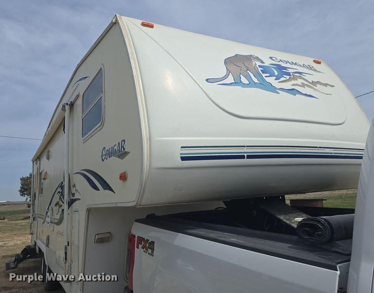 image for item DO7895 2001 Keystone Cougar camper