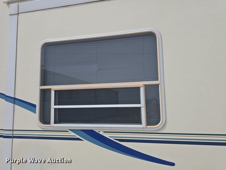 image for item DO7895 2001 Keystone Cougar camper