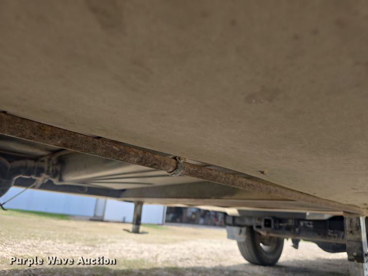 image for item DO7895 2001 Keystone Cougar camper