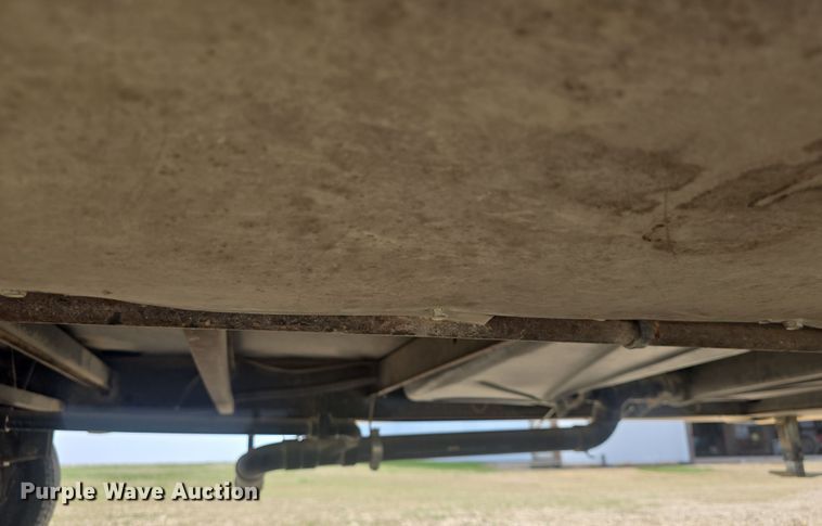 image for item DO7895 2001 Keystone Cougar camper