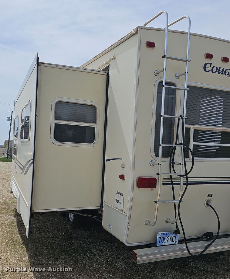 image for item DO7895 2001 Keystone Cougar camper