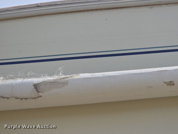 image for item DO7895 2001 Keystone Cougar camper