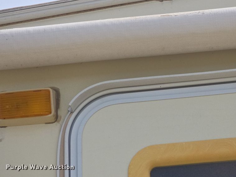 image for item DO7895 2001 Keystone Cougar camper