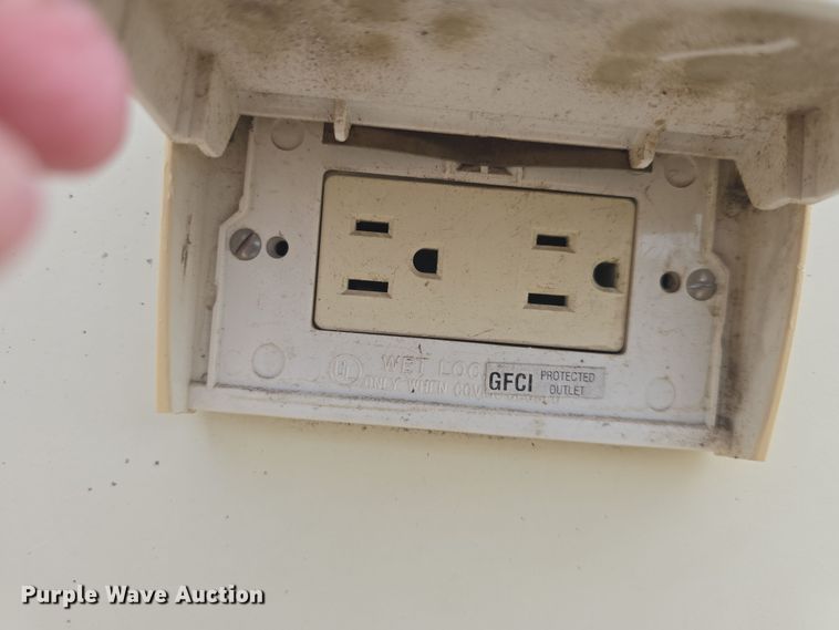 image for item DO7895 2001 Keystone Cougar camper