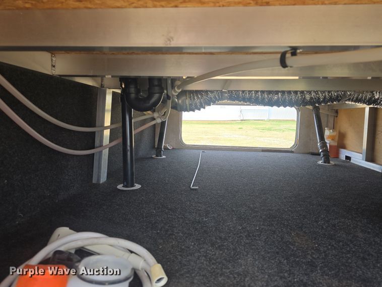 image for item DO7895 2001 Keystone Cougar camper