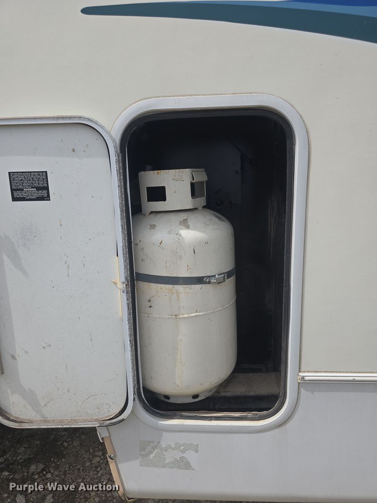 image for item DO7895 2001 Keystone Cougar camper