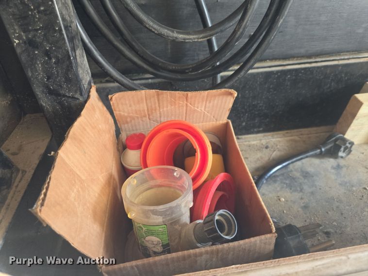 image for item DO7895 2001 Keystone Cougar camper