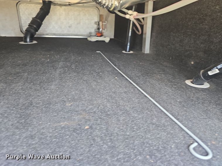 image for item DO7895 2001 Keystone Cougar camper