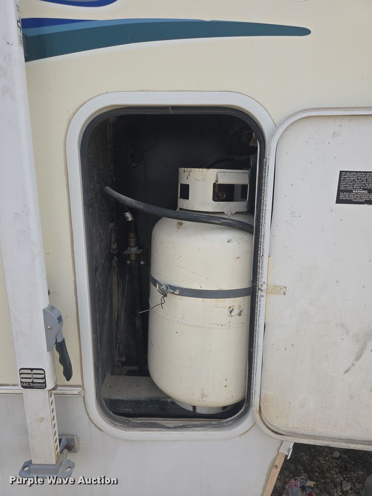 image for item DO7895 2001 Keystone Cougar camper