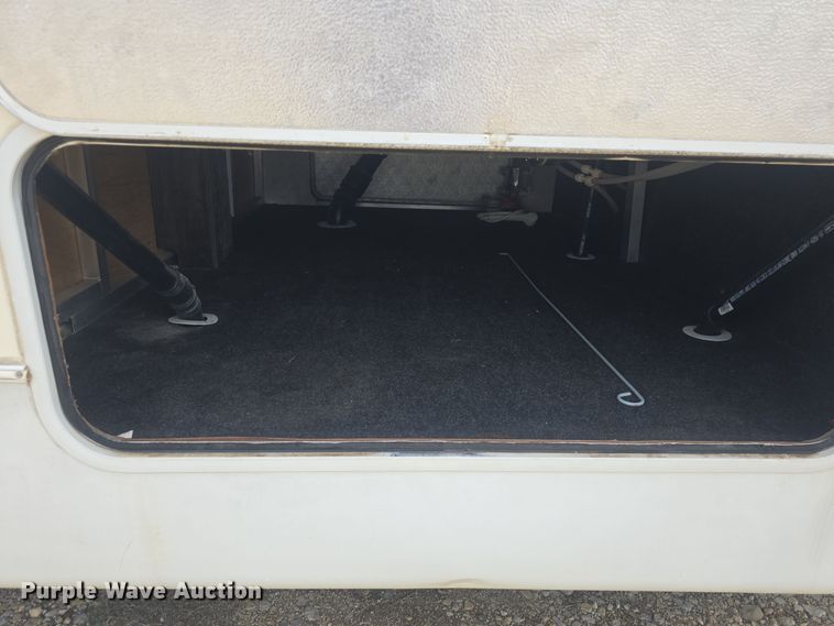 image for item DO7895 2001 Keystone Cougar camper