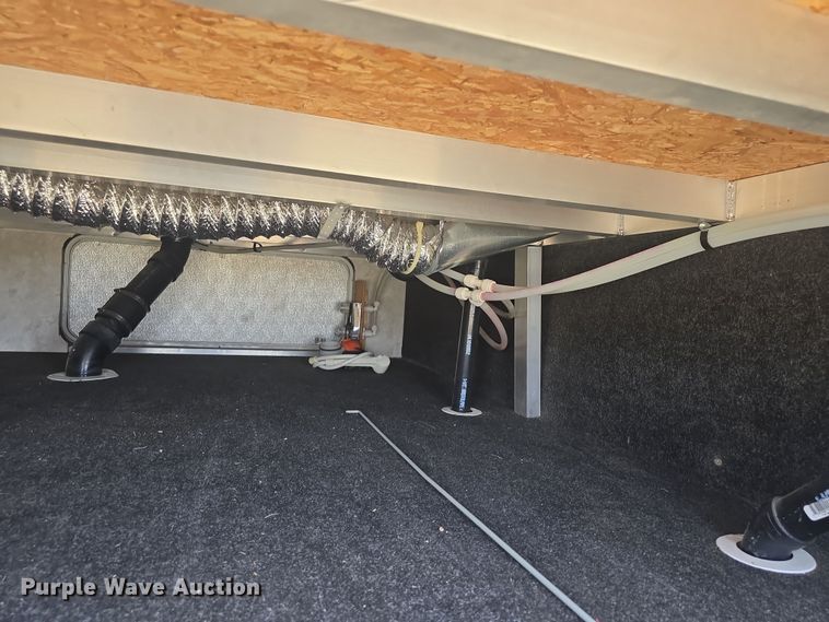 image for item DO7895 2001 Keystone Cougar camper