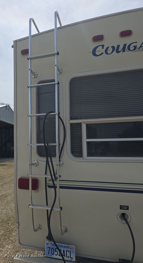 image for item DO7895 2001 Keystone Cougar camper