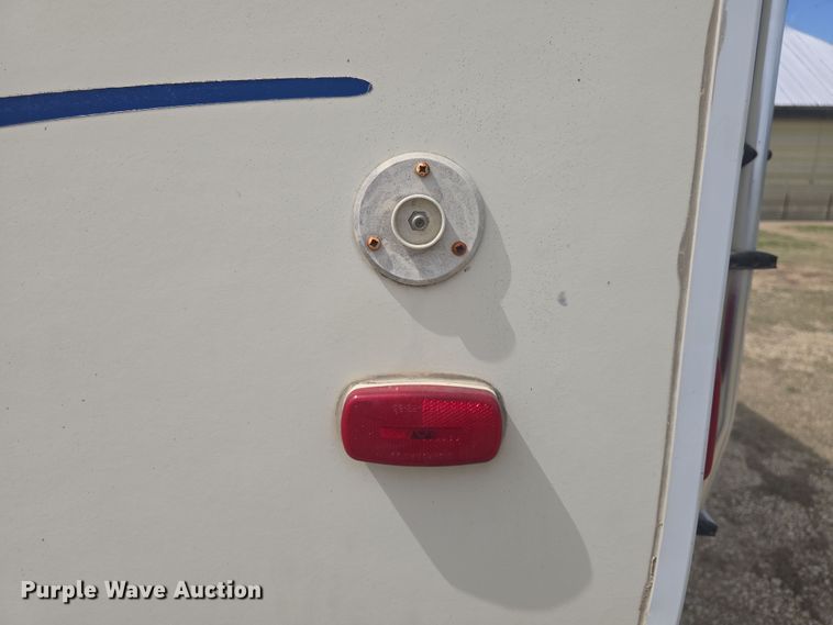 image for item DO7895 2001 Keystone Cougar camper