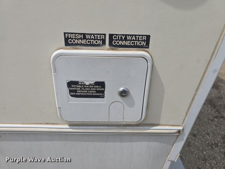 image for item DO7895 2001 Keystone Cougar camper