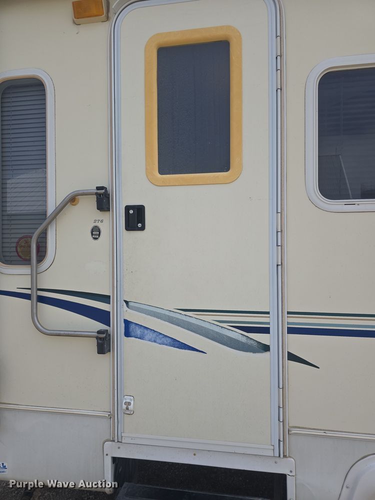 image for item DO7895 2001 Keystone Cougar camper