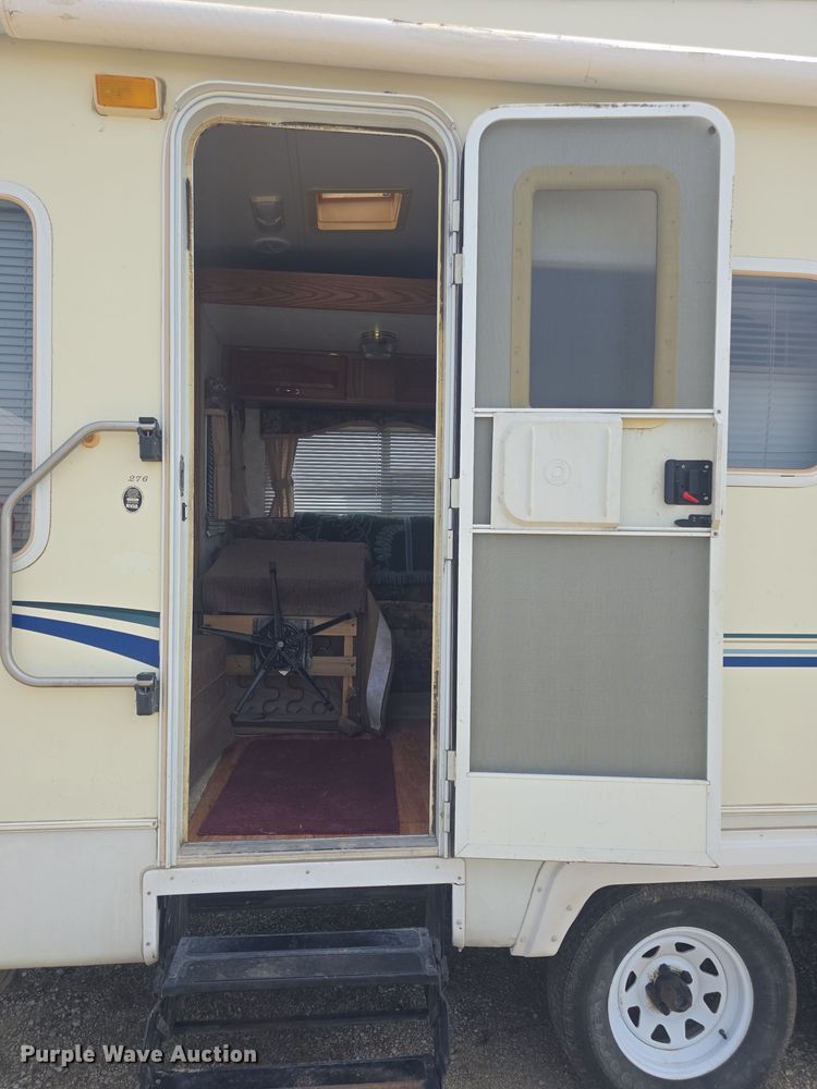 image for item DO7895 2001 Keystone Cougar camper