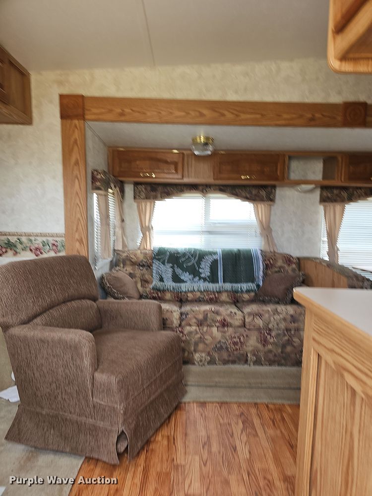 image for item DO7895 2001 Keystone Cougar camper