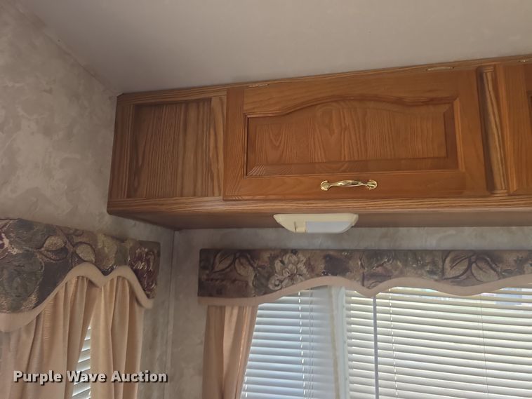 image for item DO7895 2001 Keystone Cougar camper