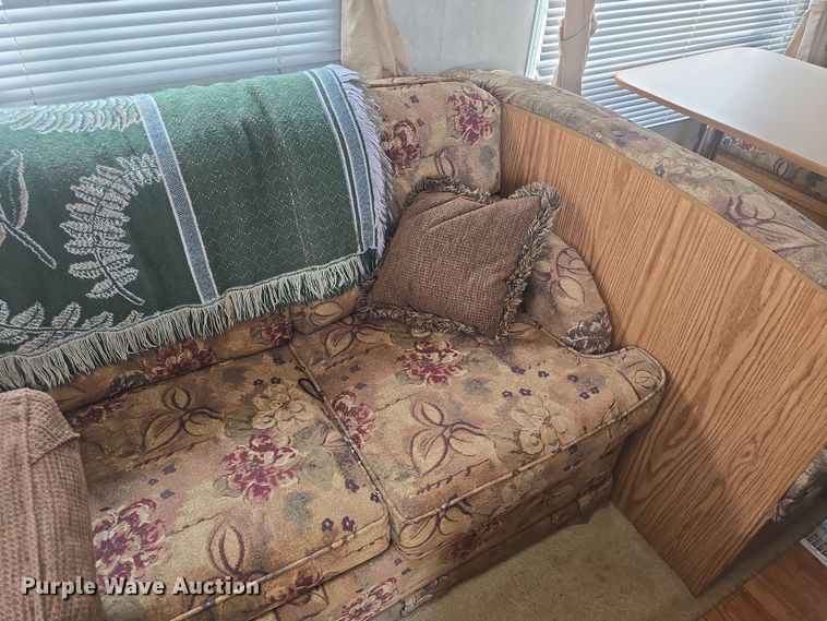 image for item DO7895 2001 Keystone Cougar camper