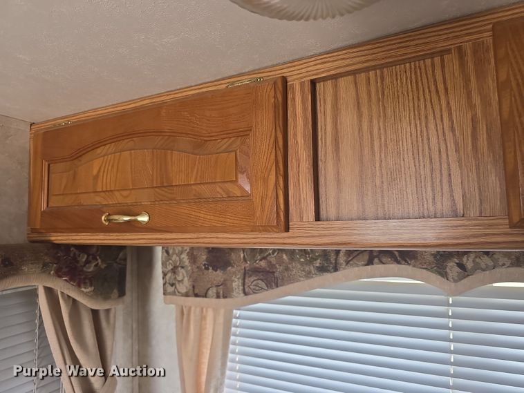 image for item DO7895 2001 Keystone Cougar camper