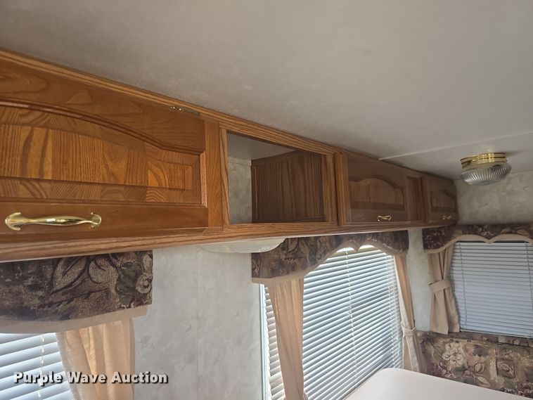 image for item DO7895 2001 Keystone Cougar camper