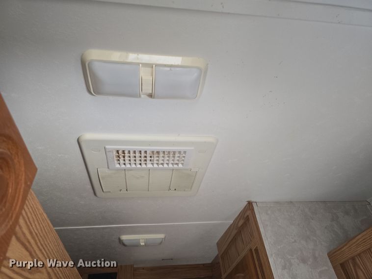 image for item DO7895 2001 Keystone Cougar camper