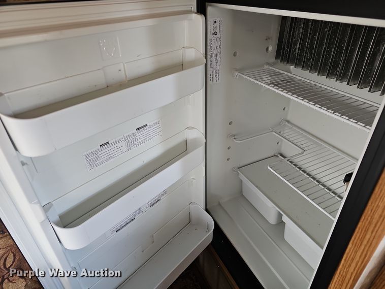 image for item DO7895 2001 Keystone Cougar camper