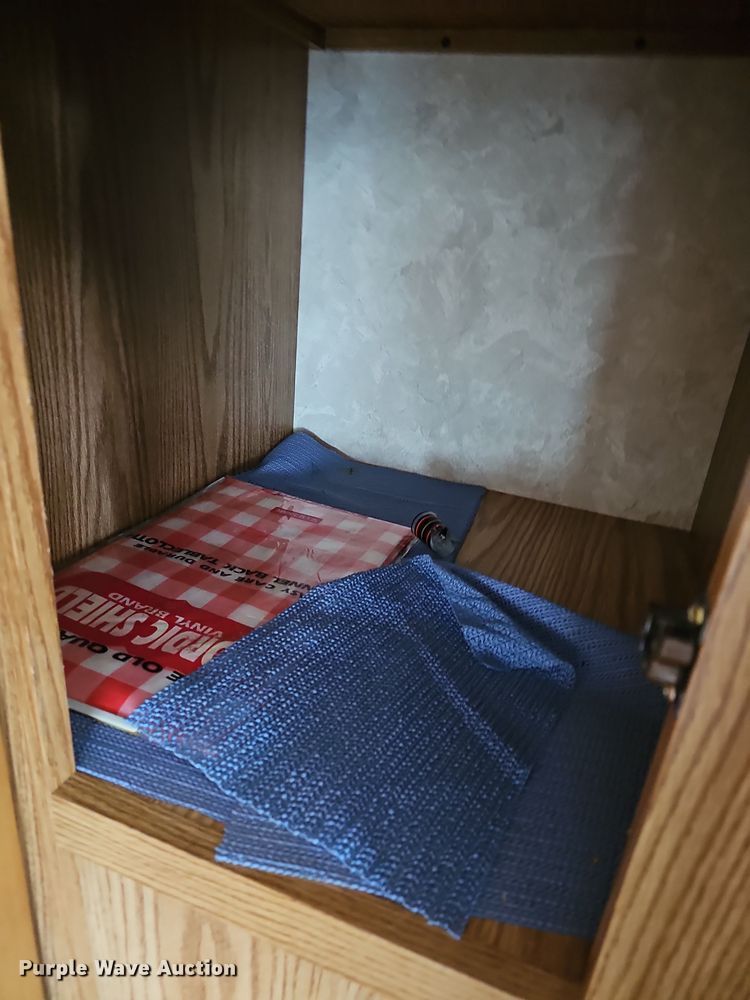 image for item DO7895 2001 Keystone Cougar camper