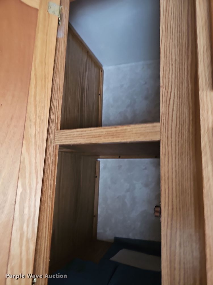 image for item DO7895 2001 Keystone Cougar camper