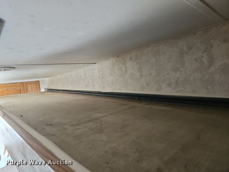 image for item DO7895 2001 Keystone Cougar camper