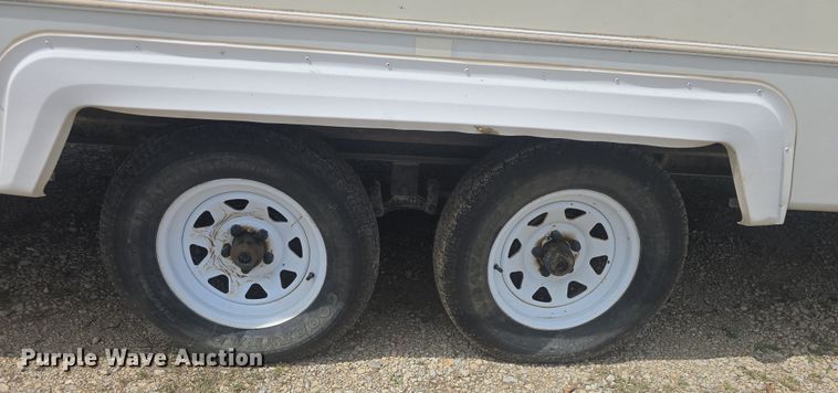 image for item DO7895 2001 Keystone Cougar camper