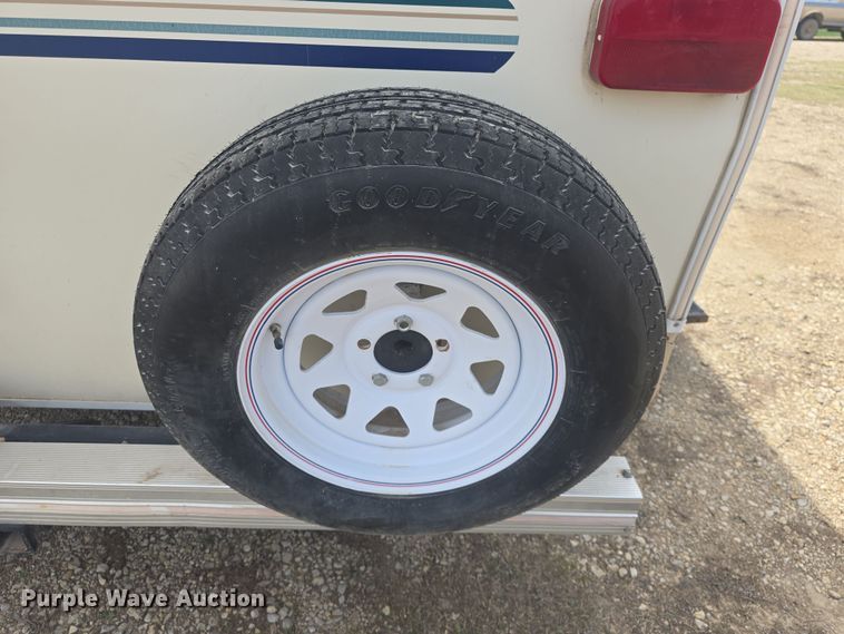 image for item DO7895 2001 Keystone Cougar camper