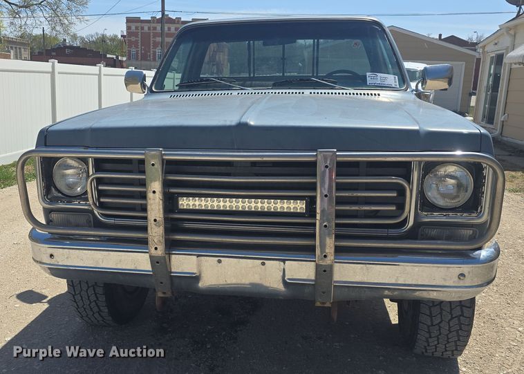 image for item DO7896 1976 Chevrolet  K10 pickup truck