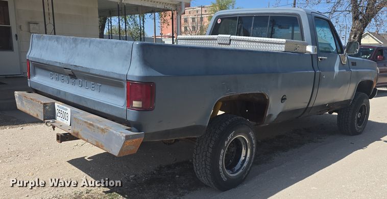 image for item DO7896 1976 Chevrolet  K10 pickup truck