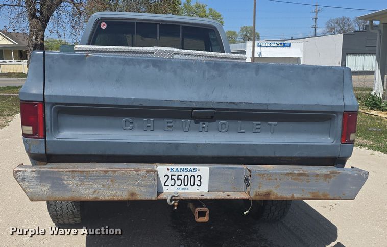 image for item DO7896 1976 Chevrolet  K10 pickup truck