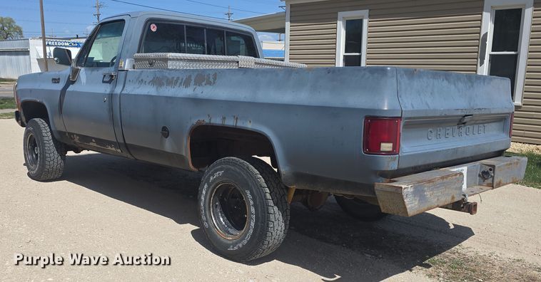 image for item DO7896 1976 Chevrolet  K10 pickup truck