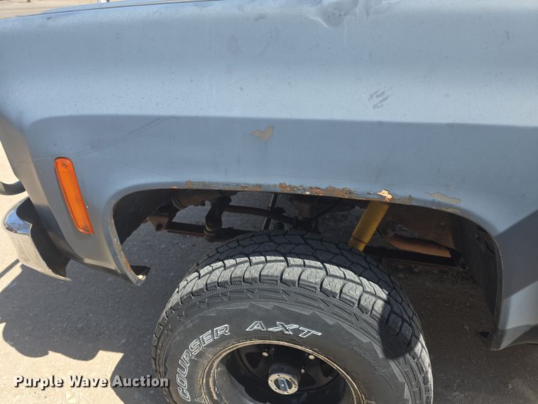 image for item DO7896 1976 Chevrolet  K10 pickup truck