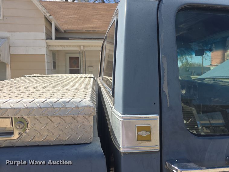 image for item DO7896 1976 Chevrolet  K10 pickup truck