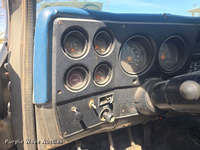 image for item DO7896 1976 Chevrolet  K10 pickup truck